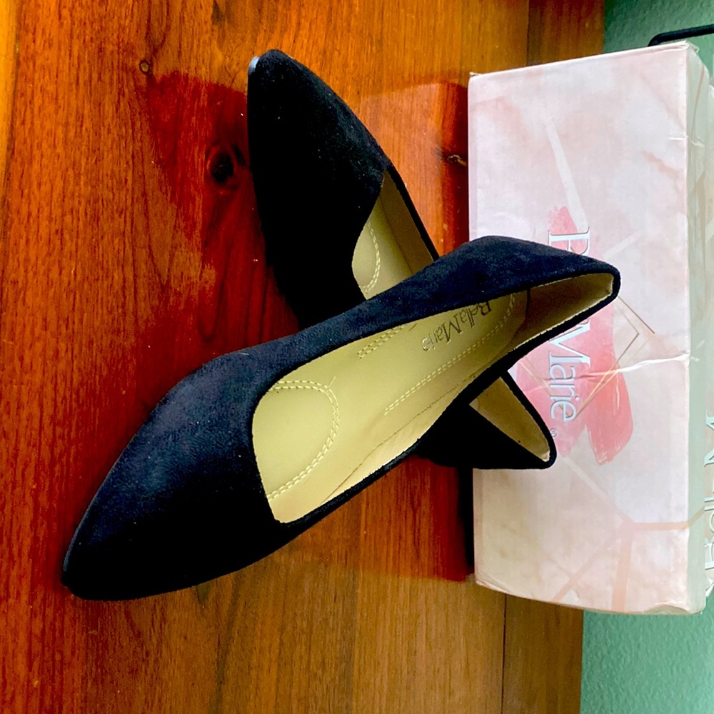 Bella Marie Angie-53  Black Flats Size 7